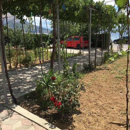 Apartment Duce Omis Bagian luar foto