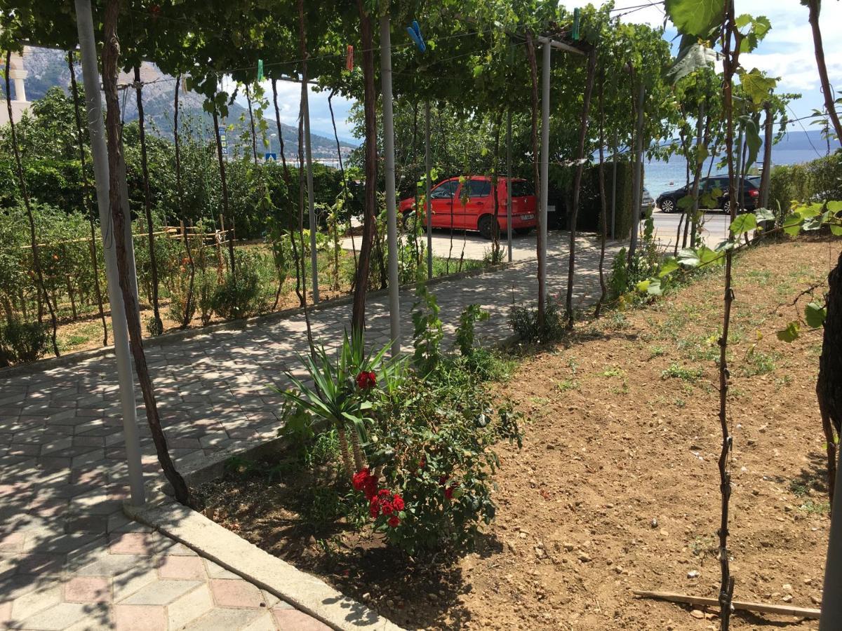 Apartment Duce Omis Bagian luar foto