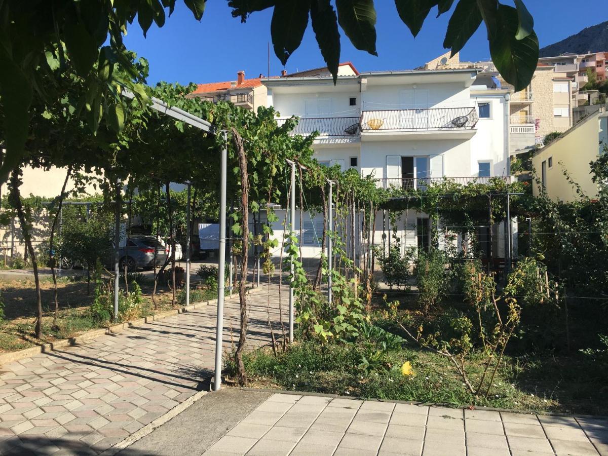 Apartment Duce Omis Bagian luar foto