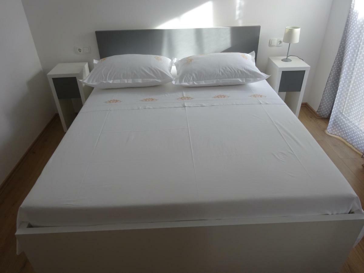 Apartment Duce Omis Bagian luar foto