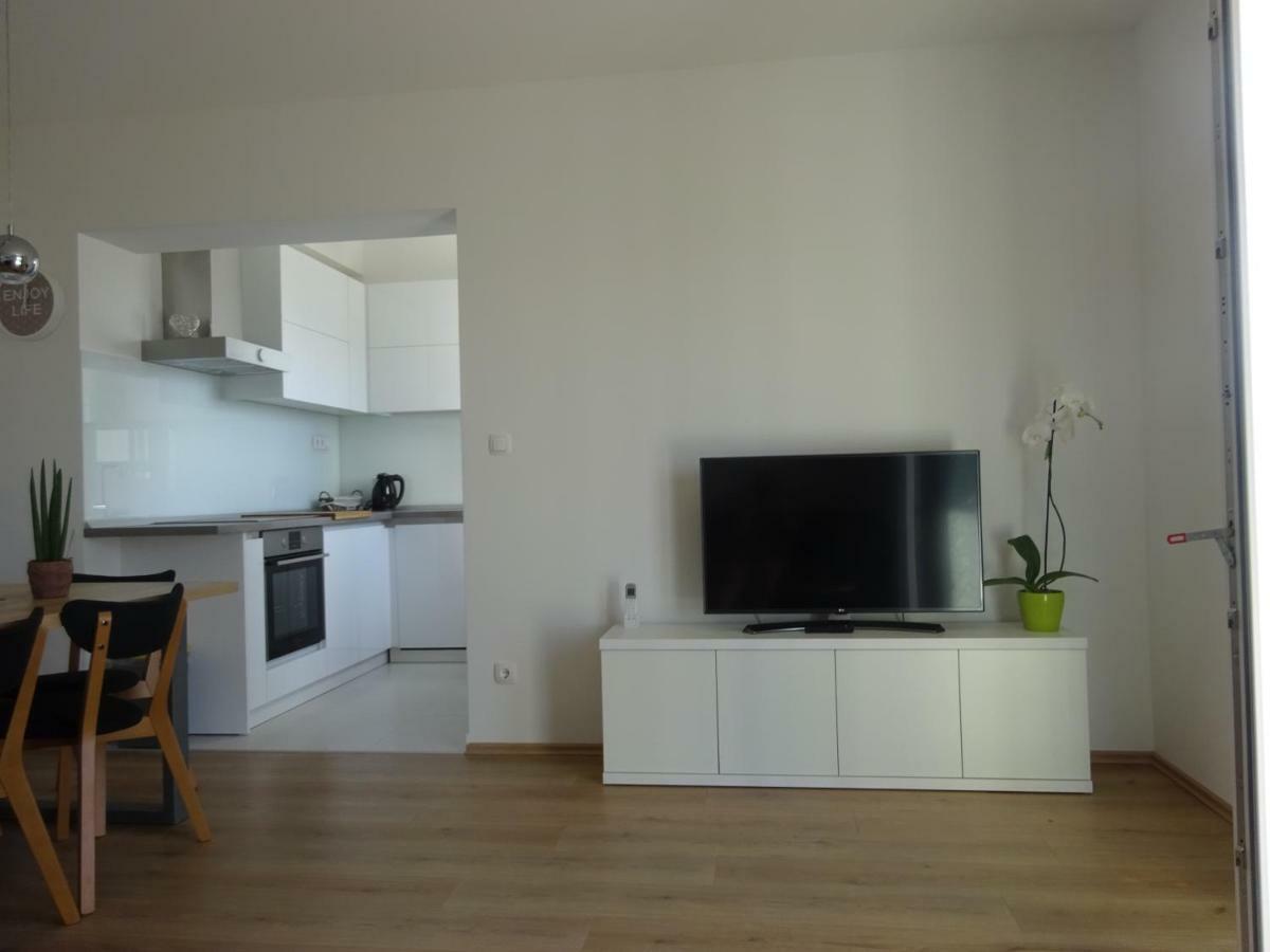 Apartment Duce Omis Bagian luar foto