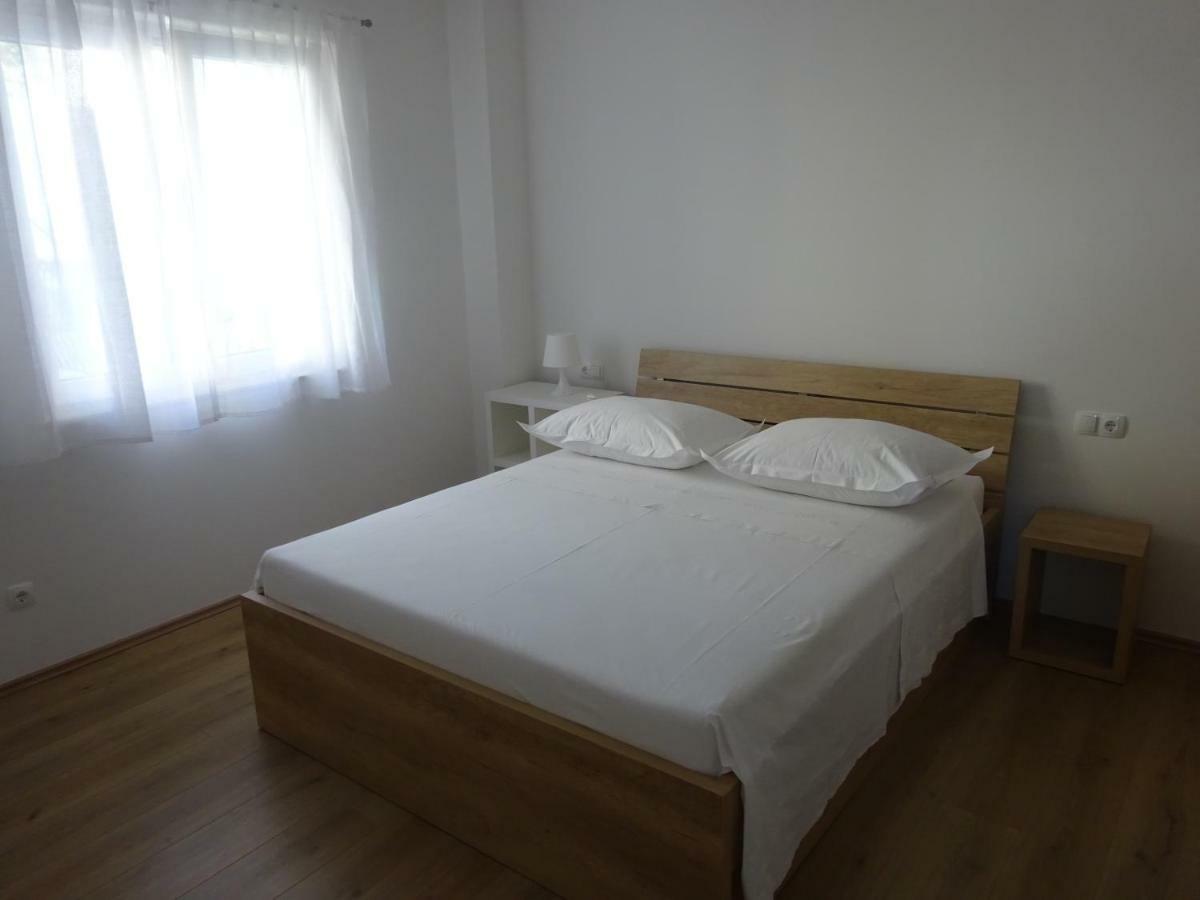 Apartment Duce Omis Bagian luar foto