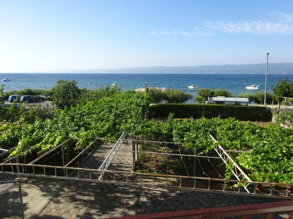 Apartment Duce Omis Bagian luar foto