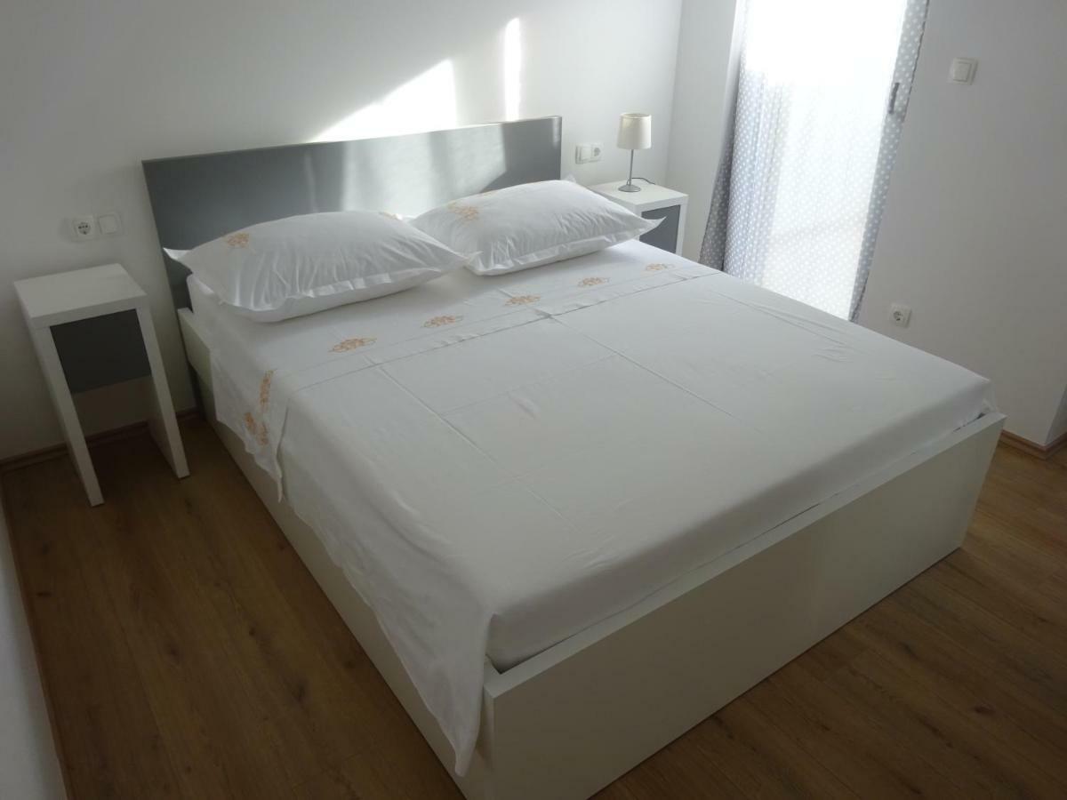 Apartment Duce Omis Bagian luar foto