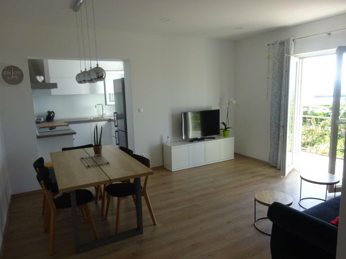 Apartment Duce Omis Bagian luar foto