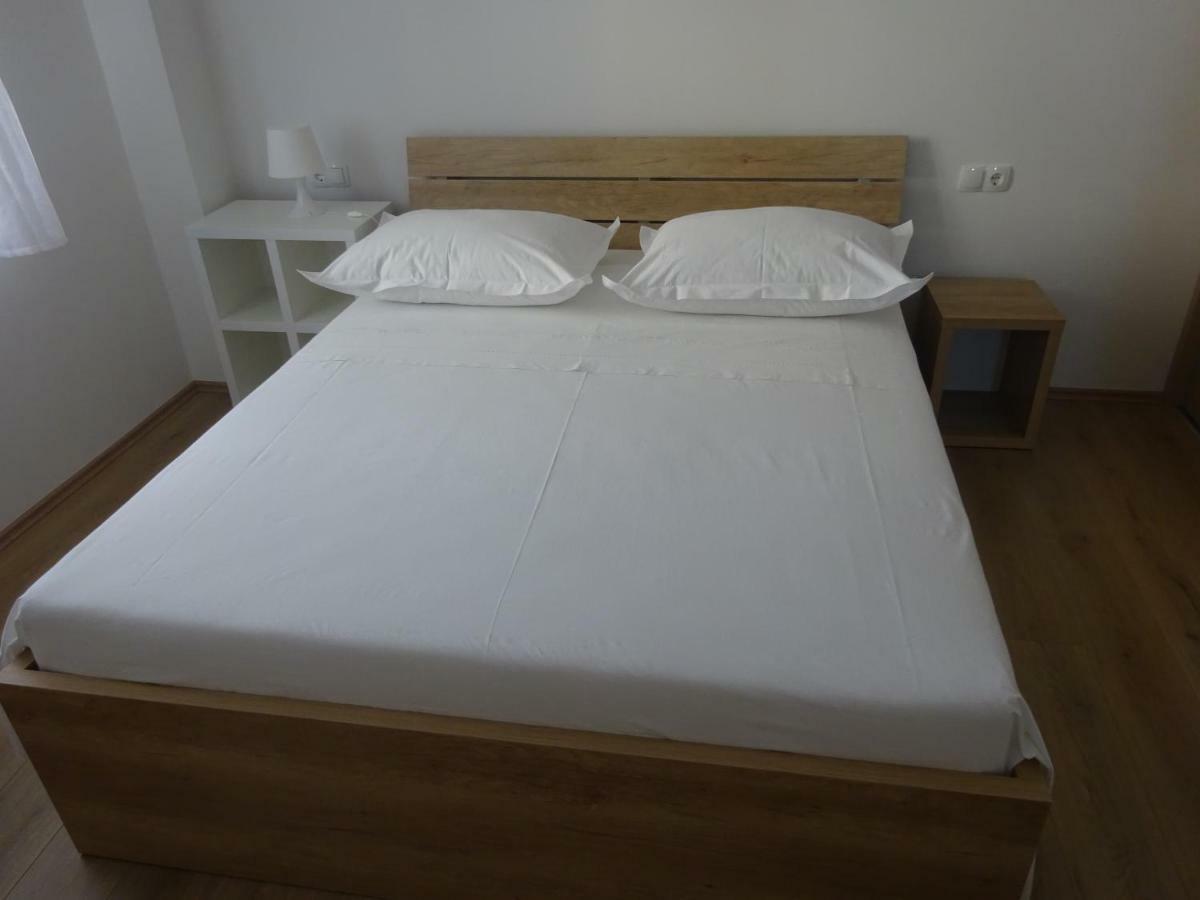 Apartment Duce Omis Bagian luar foto