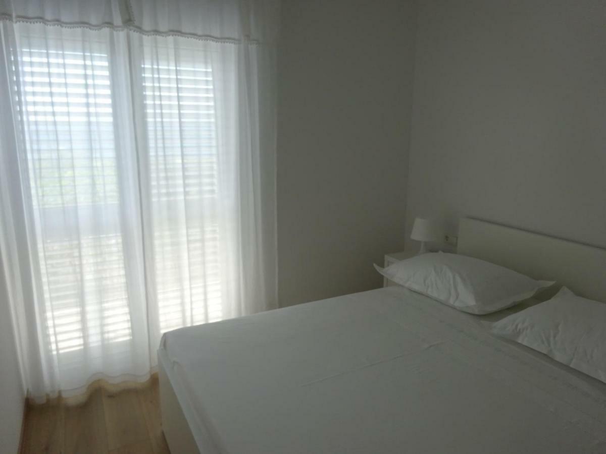 Apartment Duce Omis Bagian luar foto